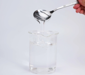 Alcool éthylique pur de qualité supérieure, matière première pour la production d'essences et de parfums - Product Image 3
