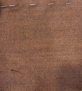 Tela de tweed de lana y poliéster Royal Chamki en color marrón, última colección en tela brillante de 300 gsm - Product Image 3