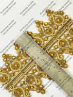 Dentelle marocaine dorée avec broderies, perles et paillettes, soluble dans l'eau, couleur personnalisée pour les bordures de vêtements - Offres en gros