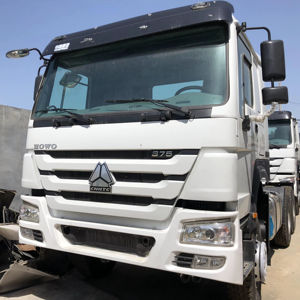 Camión Tractor Usado Sinotruk Euro2 Diésel 6X4 con Volante a la Izquierda, HOWO de 10 Ruedas, con Capacidad de Carga de 21-30T y 371hp - Product Image 1