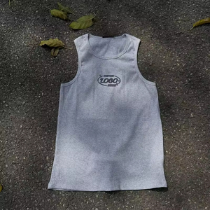 เสื้อกล้ามผู้ชายดีไซน์สวย แห้งเร็ว ระบายอากาศได้ดี ผลิตจากโพลีเอสเตอร์/คอตตอน สไตล์วินเทจ เหมาะสำหรับออกกำลังกาย ใส่ลำลอง ราคาขายส่ง รับผลิตตามแบบ - Product Image 2