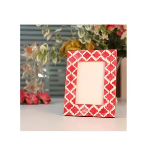 Manufacturer And Supplier Rustic Wooden And Resin Picture Frame Wall Display Tabletop Standing Photo Frames Red White Color