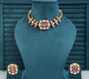 ชุดสร้อยคอโมนาลิซ่า สโตน คาราท โพลิช บรัส แอนด์ โมอิสซาไนต์ โพลกี้ เหมาะสำหรับงานแต่งงาน งานเฉลิมฉลอง และงานปาร์ตี้ ดีไซน์เรียบง่าย - Product Image 4