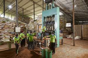 Origine sri lankaise 100% Briquettes de coco biodégradables naturelles pour serres, jardins et fermes hydroponiques - Product Image 5