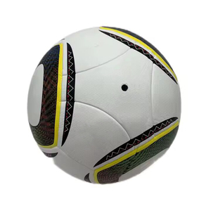 Ballon de football pakistanais laminé bicolore Oem Service Soccer Training Pakistanais Ballon de football Taille 5 PU Leather Soccer Ball - Product Image 3
