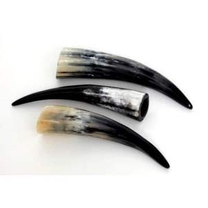 CORNE DE VIKING PRÉFECTE CORNE À BOIRE Corne à boire Viking de qualité supérieure Apportez histoire et fête à vos célébrations de Noël - Product Image 1