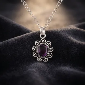 Collier pendentif vintage en argent 925 avec améthyste, forme fleur, serti clos, breloque pour femme, idéal pour fiançailles, mariage, fête ou usage quotidien - Product Image 3