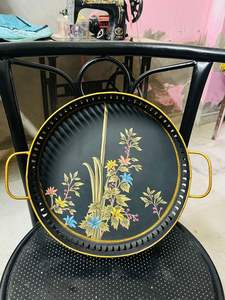 Décoration intérieure sur mesure avec nos exquises plateaux ronds en bois peints à la main de couleur jaune bois de haute qualité inactif pour la décoration intérieure - Product Image 5