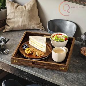 Plateau de service en bois classique avec finition naturelle, idéal pour servir des en-cas - Product Image 4