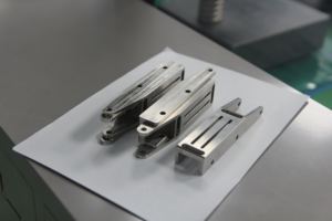 Servicios de Fresado CNC y Electroerosión por Hilo para Aluminio y Acero Inoxidable en Vietnam - Certificado ISO9001 - Product Image 2