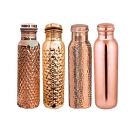 Bouteille d'eau en cuivre pur de haute qualité avec verre dans différents styles avec emballage haut de gamme Meilleur grossiste de qualité en provenance d'Inde