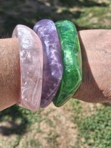 Livraison rapide Bracelet en résine faite de résine naturelle Bijoux en résine colorée personnalisés Bracelet pour femmes Produit le plus vendu - Product Image 2