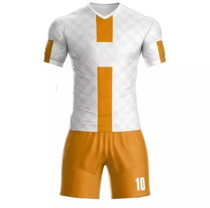 Ensembles d'uniformes de football 100% polyester à col en V personnalisés pour hommes femmes Articles sublimés sur mesure avec logo de haute qualité pour hommes - Product Image 4