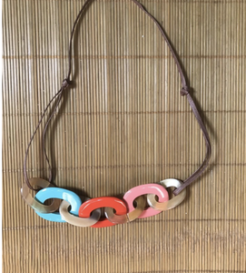 Collier Bijoux pour Femmes Vente Chaude De l'Inde Collier en Résine Fait Main Couleur Corne Avec Finition Attrayante - Product Image 2