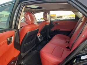 Voiture d'occasion hybride premium 2022 avec sièges en cuir, conduite à gauche, en promotion saisonnière par Rose Export - Product Image 4