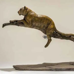 Tradebyd, escultura de fundición de Metal de lujo, pieza decorativa artística hecha a mano para decoración de oficina - Product Image 3