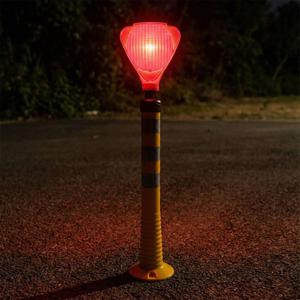 Kit de feux de signalisation routière jaunes avec triangle rouge solaire clignotant en PC et réflecteur blanc pour la sécurité routière - Product Image 2