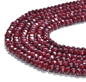ลูกปัดพลอยทับทิมย้อมสีสำหรับทำเครื่องประดับแฮนด์เมด - Product Image 1