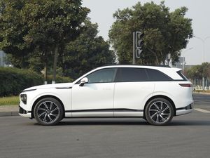 Voiture électrique G9 d'occasion, SUV de luxe haute performance à énergie nouvelle - Product Image 4