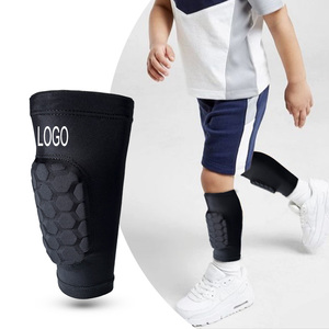 Espinilleras de fútbol de compresión EVA con logotipo personalizado, espinilleras ajustables para pantorrilla, protectores cálidos para piernas para jugadores de fútbol, protección infantil - Product Image 1