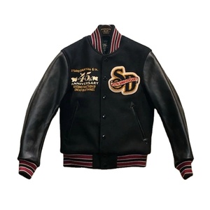 2026 nueva moda americana letra bordada Chaqueta de manga de cuero hombres Hip-hop Popular pareja uniforme de béisbol frente a prueba de viento - Product Image 1