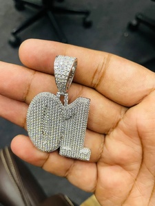 Pendentif Croix Personnalisé en Argent 925 Style Hip Hop, Design Tendance Streetwear Sertie de Diamants Moissanite, Breloques Personnalisées - Product Image 4