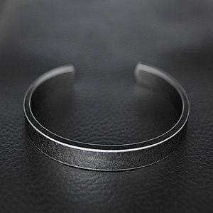Bracelet pour hommes en acier inoxydable moderne à la mode manchette en argent bracelets de mode conception ouverte - Product Image 6