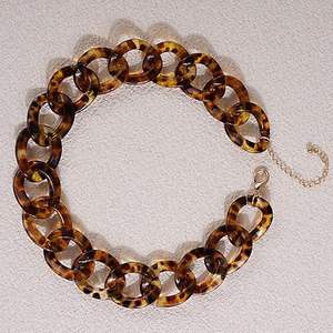 Cadena de eslabones de resina, amada por los artesanos de joyería y los estilistas de moda, diseñada para las tendencias de la joyería, fácil de usar. - Product Image 3