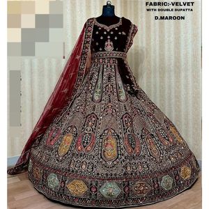 ชุด lehenga choli กำมะหยี่สีแดงเข้มปักลวดลายแบบดั้งเดิมที่ซับซ้อนสองรูปแบบทันสมัยสำหรับงานปาร์ตี้ - Product Image 2