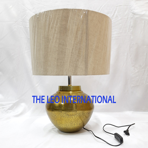 โคมไฟตั้งโต๊ะสีทองแบบทันสมัยโคมไฟข้างเตียงสำหรับห้องนั่งเล่นห้องอาหารโคมไฟตั้งโต๊ะทำจากอลูมิเนียมโลหะ - Product Image 4