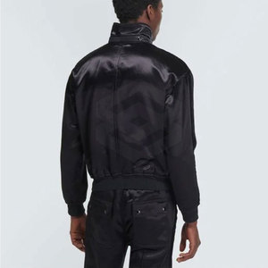 Chaqueta Bomber de satén Street Style reina en esta icónica chaqueta Bomber de satén - Product Image 4