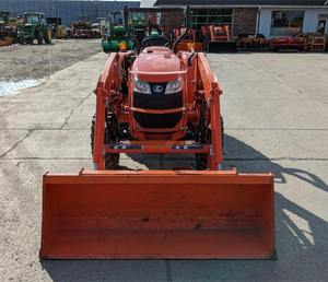 2016 Tracteur Kubota L3901-37.5 HP diesel-Tracteur utilitaire compact-Prêt pour chargeur et outil-Équipement agricole et immobilier - Product Image 1