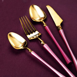 Ensemble de couverts en acier inoxydable avec poignée en pointillés, parfait pour les mariages de table et les couverts de cuisine élégants. - Product Image 2