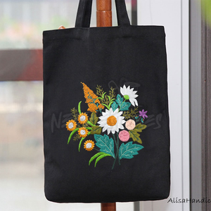 Bolso de mano bordado hecho a mano mejor calificado para niñas Bolso de mujer duradero y elegante Hecho en Pakistán - Product Image 4