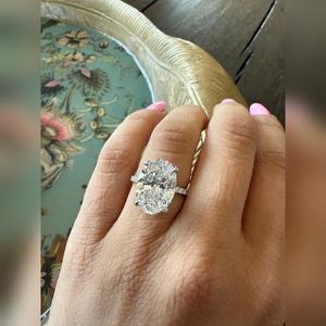 แหวนเพชรทรงรี 5.00 กะรัต ทองคำแท้ 18K สี F ความสะอาด VVS2 รับรองโดย IGI ดีไซน์วงแหวนซ่อนแบบหรูหรา สไตล์คนดัง ขายตรงจากโรงงาน - Product Image 5