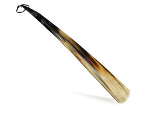 Cuerno de zapatos para invitados, soporte de cuero sostenible, cucharilla, calzador de madera y cuero de tradnary, regalos de boda - Product Image 6