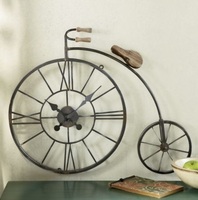 Horloges murales en métal massif pour maisons d'inspiration vintage avec de grands cadrans et un cadre et un design numérique uniques
