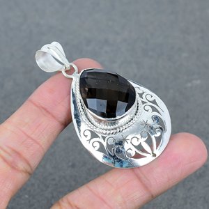 Venta al por mayor negro ónix pera forma piedra preciosa latón colgante plateado colgante bisel negro ónix latón collar joyería - Product Image 1