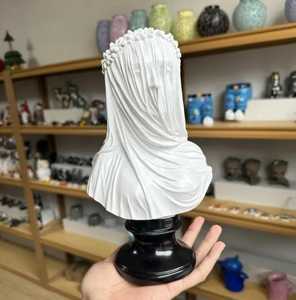 Buste de la Dame de Grâce |   Statue de femme voilée à effet résine classique |   Statue de buste de femme voilée, accent décoratif pour la maison - Product Image 6
