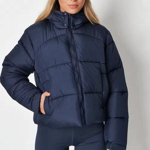 Chaqueta acolchada impermeable de invierno para mujer de último estilo, chaqueta acolchada de manga larga con bordado de logotipo personalizable de talla grande - Product Image 5