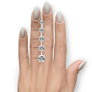 Anillo de Compromiso Zenvella con Diamante Cultivado en Laboratorio, Corte Cuadrado, Tres Piedras con Piedras Laterales de 0.5 CT, Certificado IGI - Product Image 5