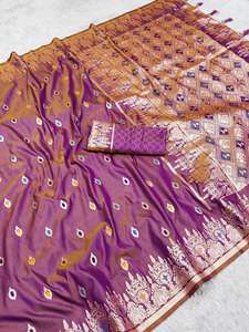Banarasi 22 Catlouge Saree en soie douce grossiste de vêtements indiens et pakistanais en Inde - Product Image 5