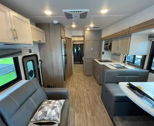 Autocaravana/Remolque de Viaje Usado CLEAN 2023 2024 2025 T-h-or O-u-t-l-a-w W-i-l-d W-e-s-t 38K - Product Image 3