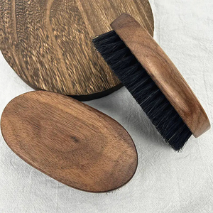 Brosse à barbe en bois avec poils de cheval et nylon, design écologique pour l'entretien masculin - Product Image 5