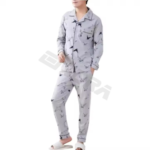 Tenue de nuit respirante en fibre de bambou pour homme, logo personnalisé, chemise et pantalon à manches courtes grande taille bio 100%, 2 pièces en polaire - Product Image 5