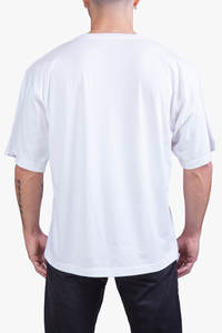 เสื้อยืดโอเวอร์ไซส์สีขาว ยูนิเซ็กซ์ ระบายอากาศได้ดี ไม่เป็นขุย สไตล์สตรีทแวร์ ลายเรียบ ผ้าฝ้าย 100% 220 กรัม ผลิตในตุรกี - Product Image 3