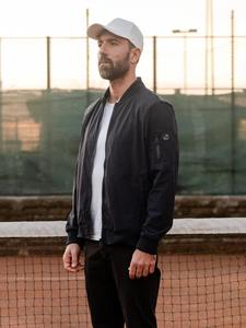 Blousons bombardiers pour hommes, vêtements de ville d'hiver de couleur unie, blouson d'hiver en satin, blouson de baseball chez le fournisseur en gros - Product Image 3