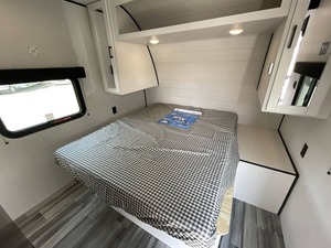 รถพ่วงแคมป์ปิ้ง Jayco Jay F-l-i-g-h-t Slx 321BDS รุ่นใหม่ปี 2026 พร้อมขาย รถพ่วงสำหรับตั้งแคมป์ - Product Image 4