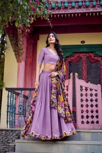 Bonne qualité Vichitra soie Lehenga Choli avec paillettes et fil broderie travail à la mode Lehenga Choli - Product Image 4