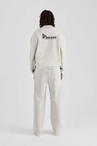 Conjunto Deportivo Unisex Extra Grande Color Beige con Logotipo Personalizado, 100% Algodón Felpa, Sudadera con Capucha Holgada con Cierre y Pantalones Deportivos de Alta Calidad - Product Image 5